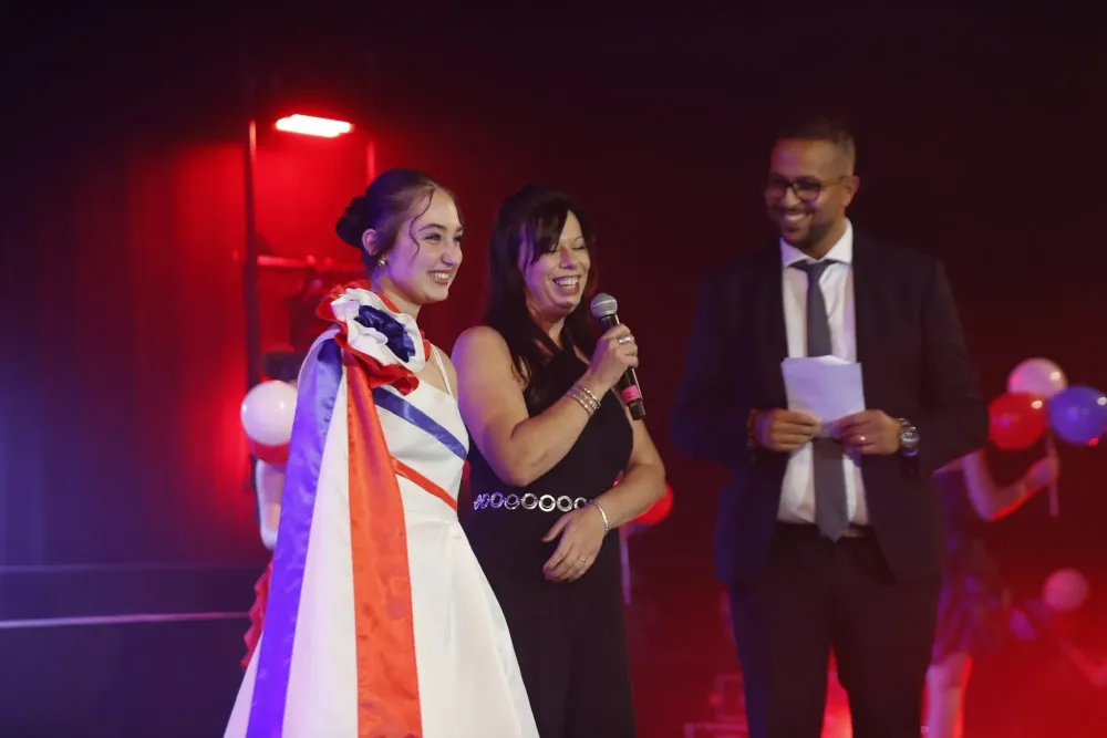 Concours pour jeunes filles France près de Centre-Val de Loire